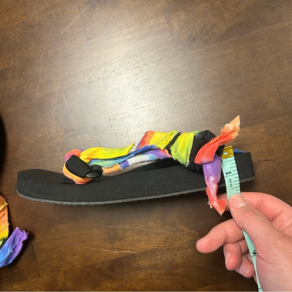 NWT Arizona Love Trekky Bandana Sandal in Rainbow Tie Dye Size 6US/36EU - Picture 5 of 10